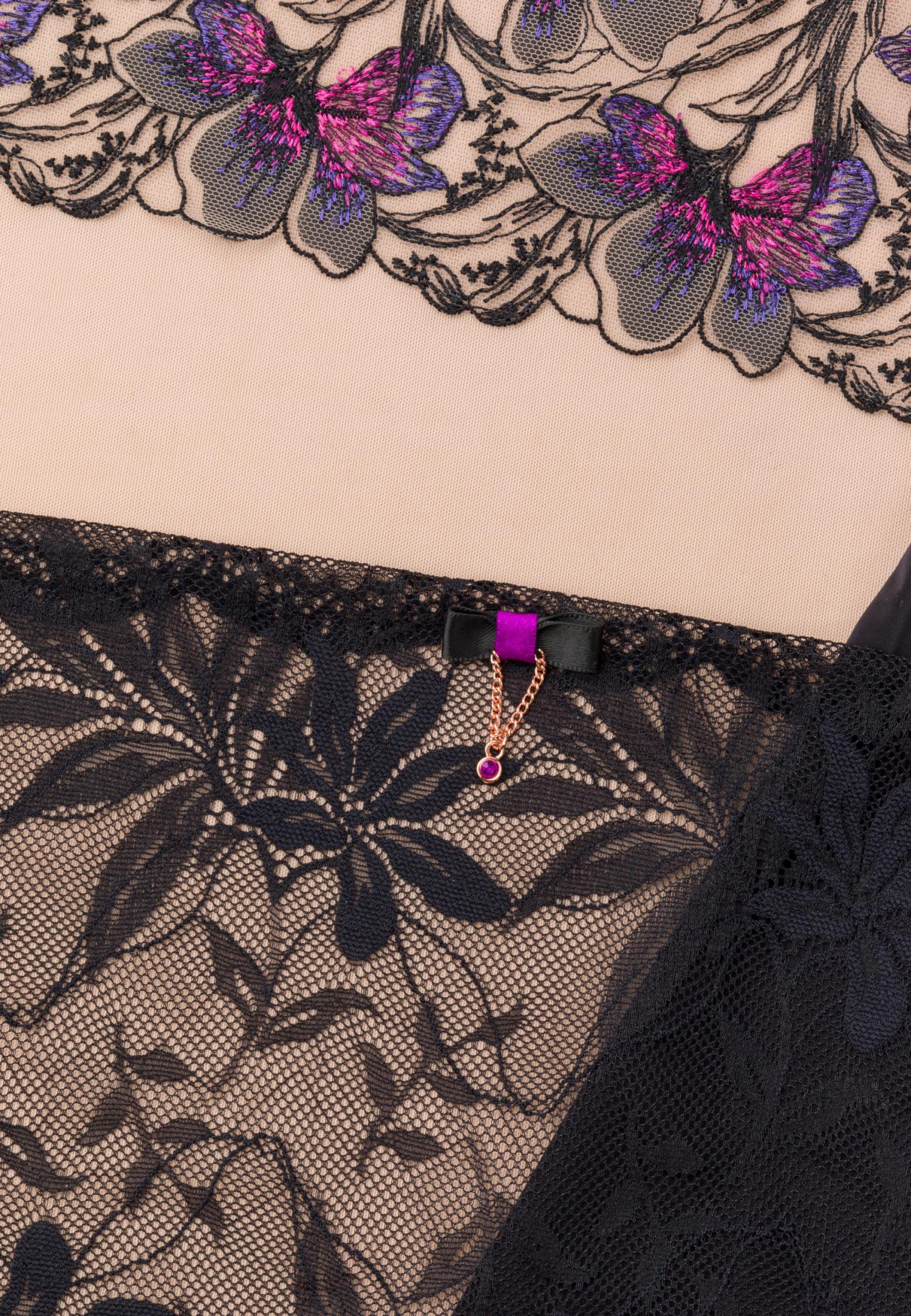 Бюстгальтер з формованою чашкою без пуш-ап