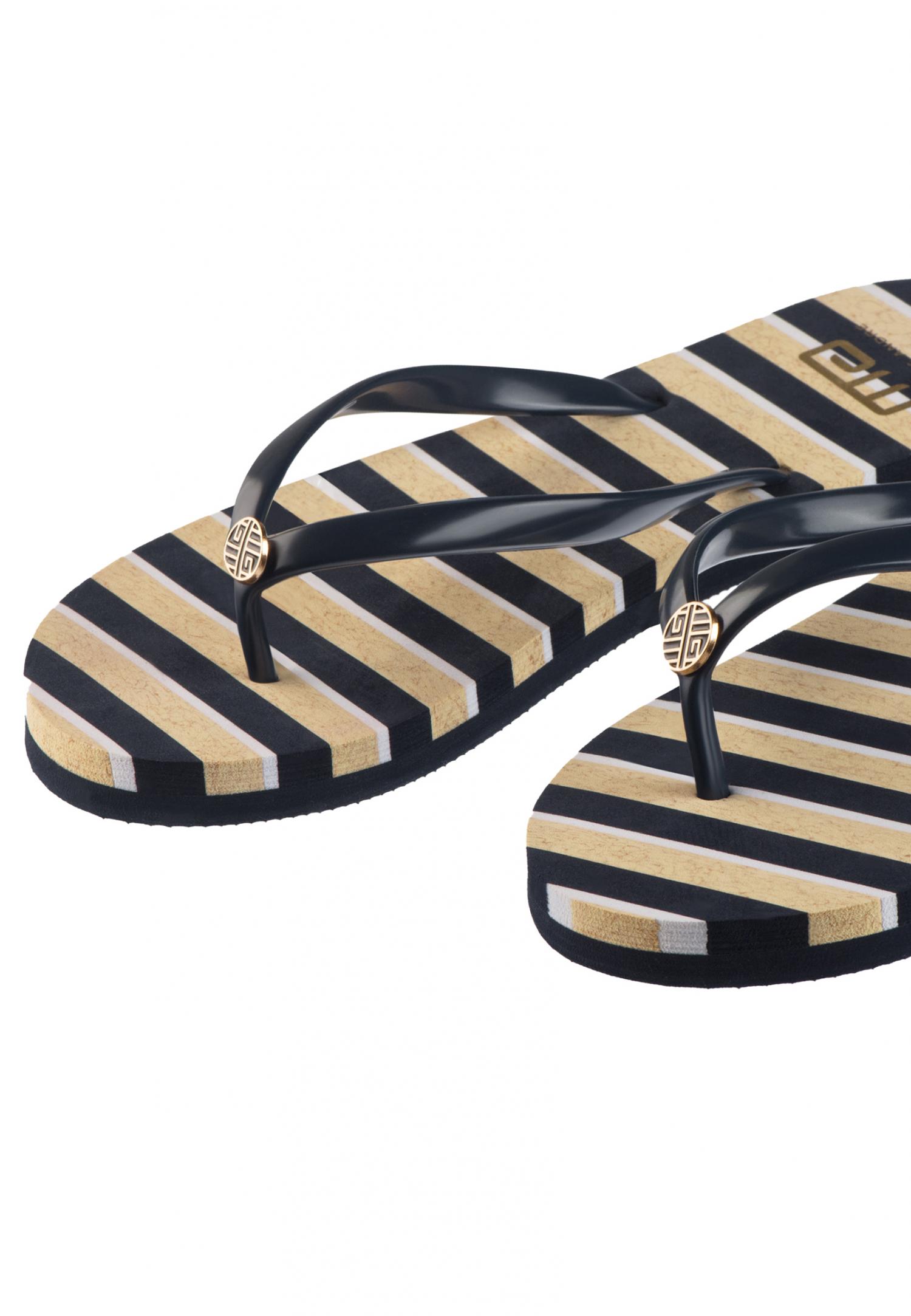 Шльопанці пляжні