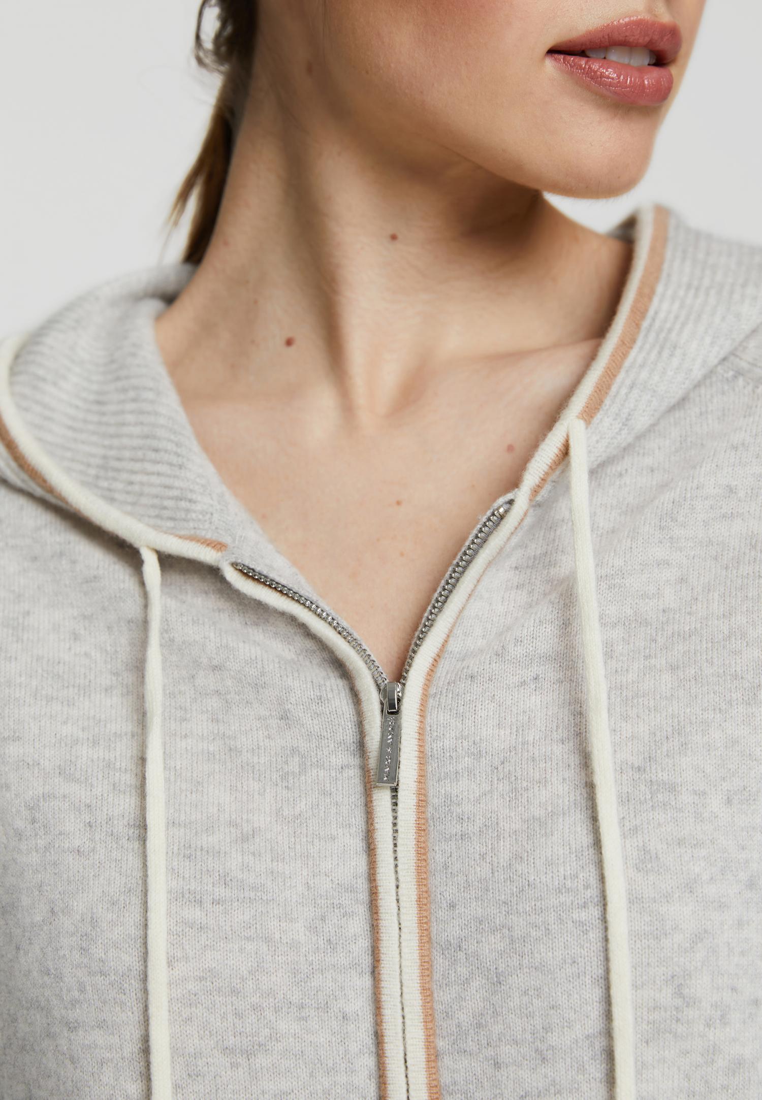 Джемпер на молнии с капюшоном W23-00CH0114 Marc & André