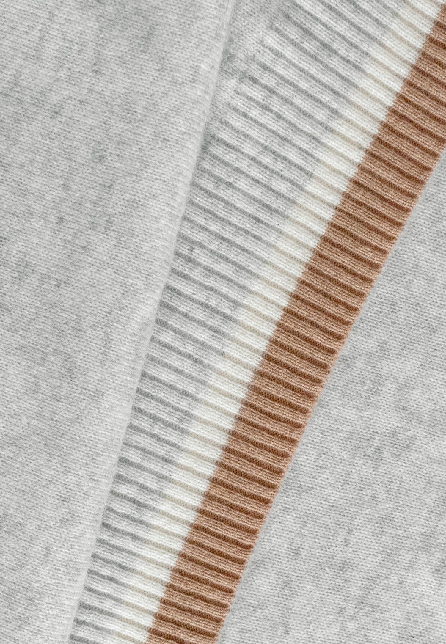 Джемпер на молнии с капюшоном W23-00CH0114 Marc & André