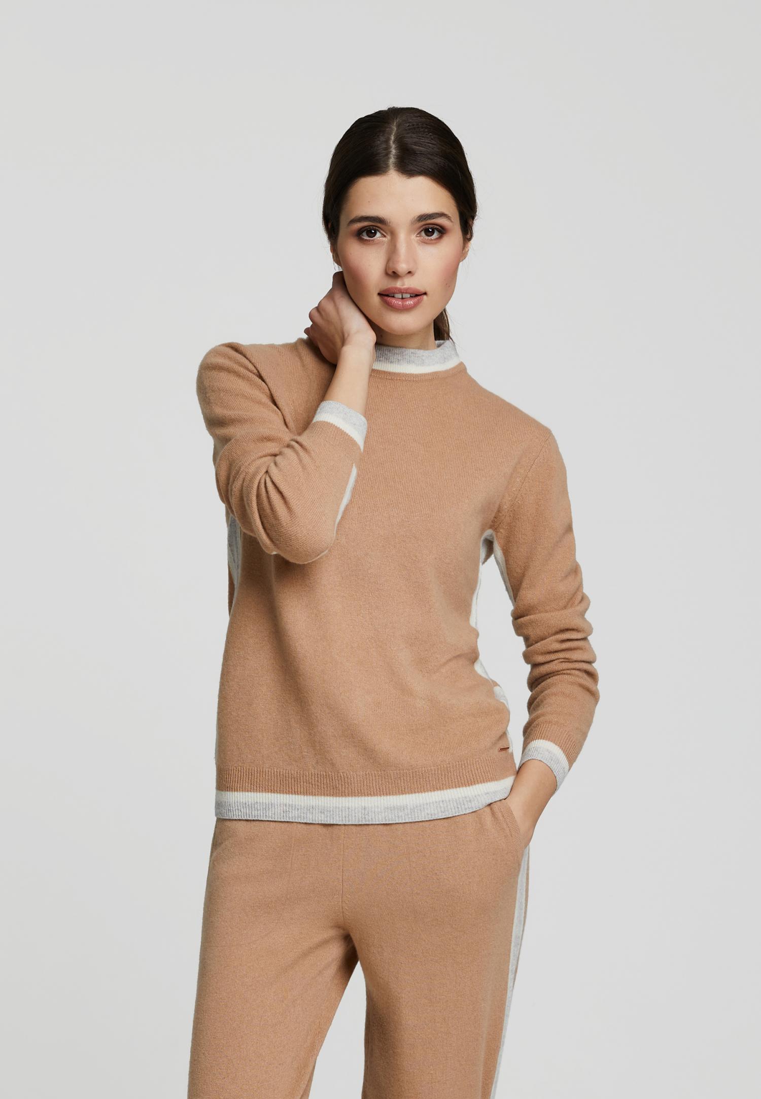 W23-00CH0319 Mock neck sweater  Marc & André