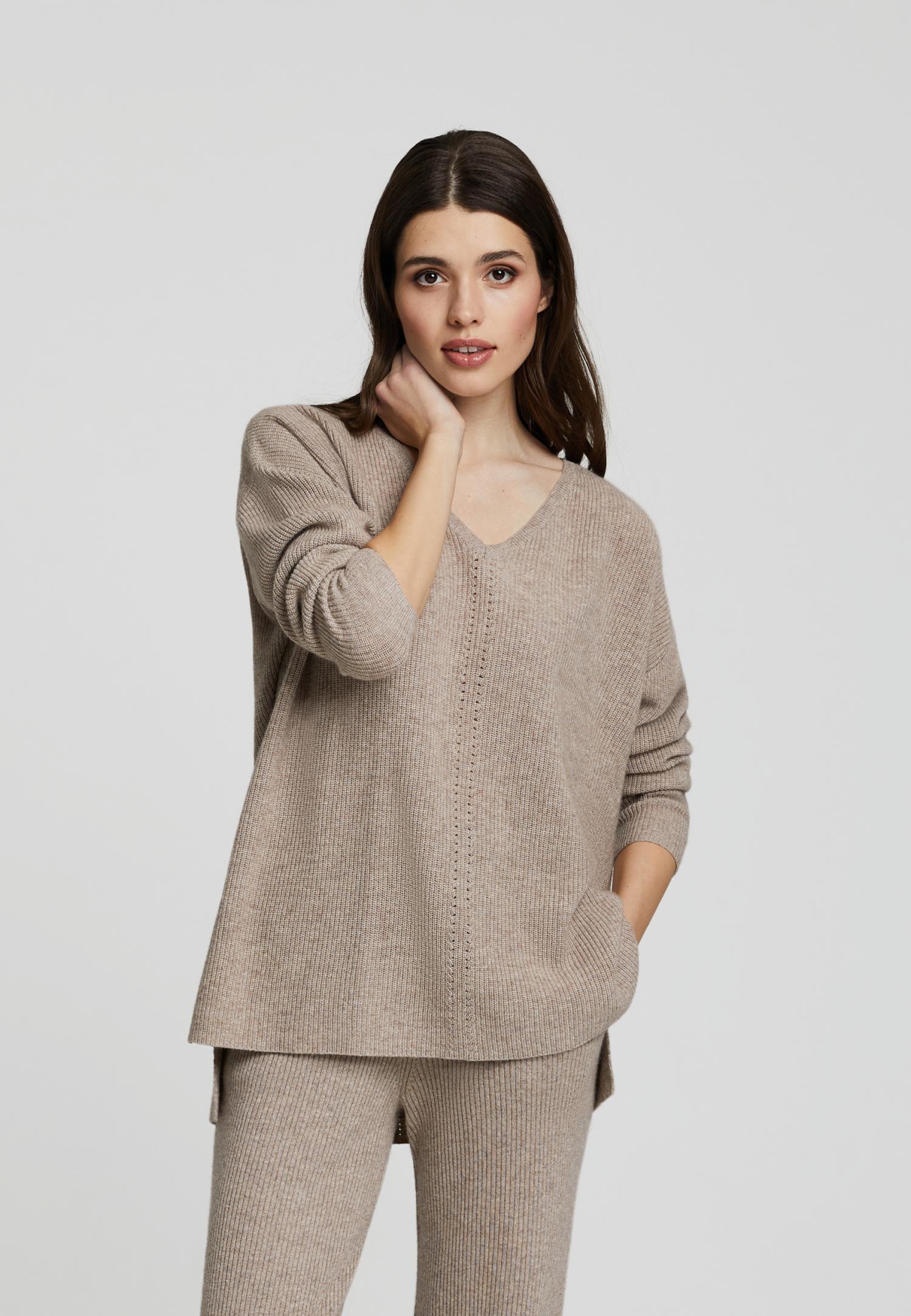 Джемпер с V-образным вырезом из кашемира W23-00CH0616 Marc & André