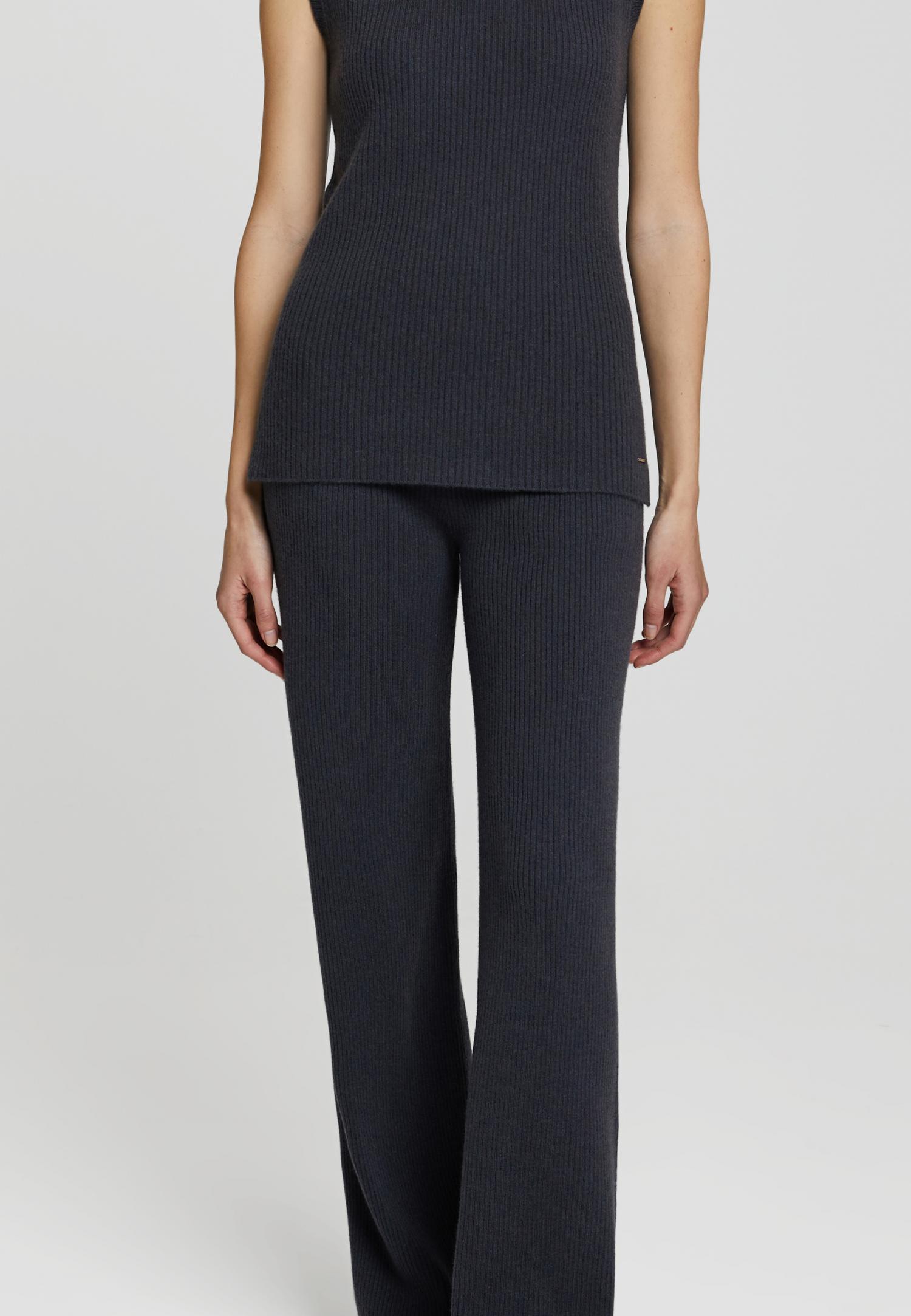 Брюки из кашемира в рубчик W23-00CH0810 Marc & André