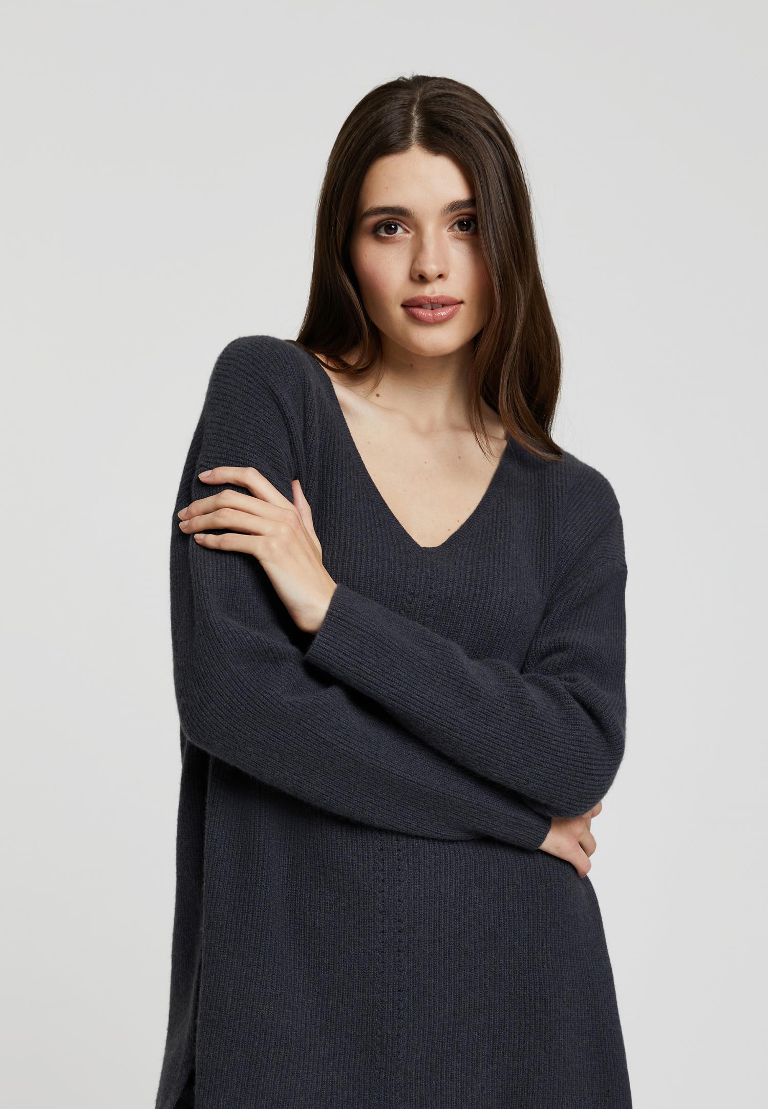 Джемпер с V-образным вырезом из кашемира W23-00CH0816 Marc & André