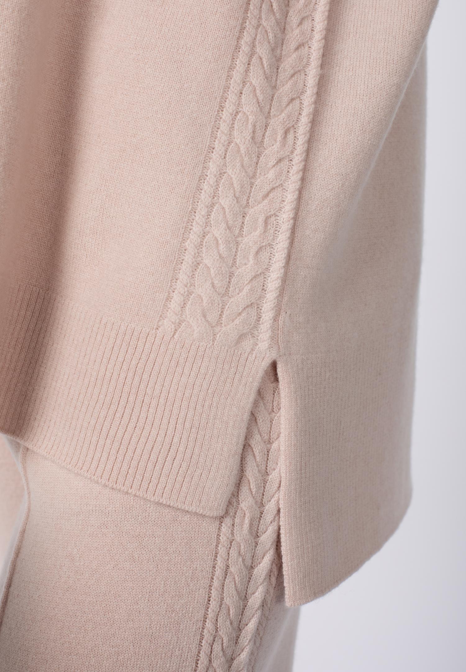 Джемпер с V-образным вырезом W24-00CH0216 Marc & André