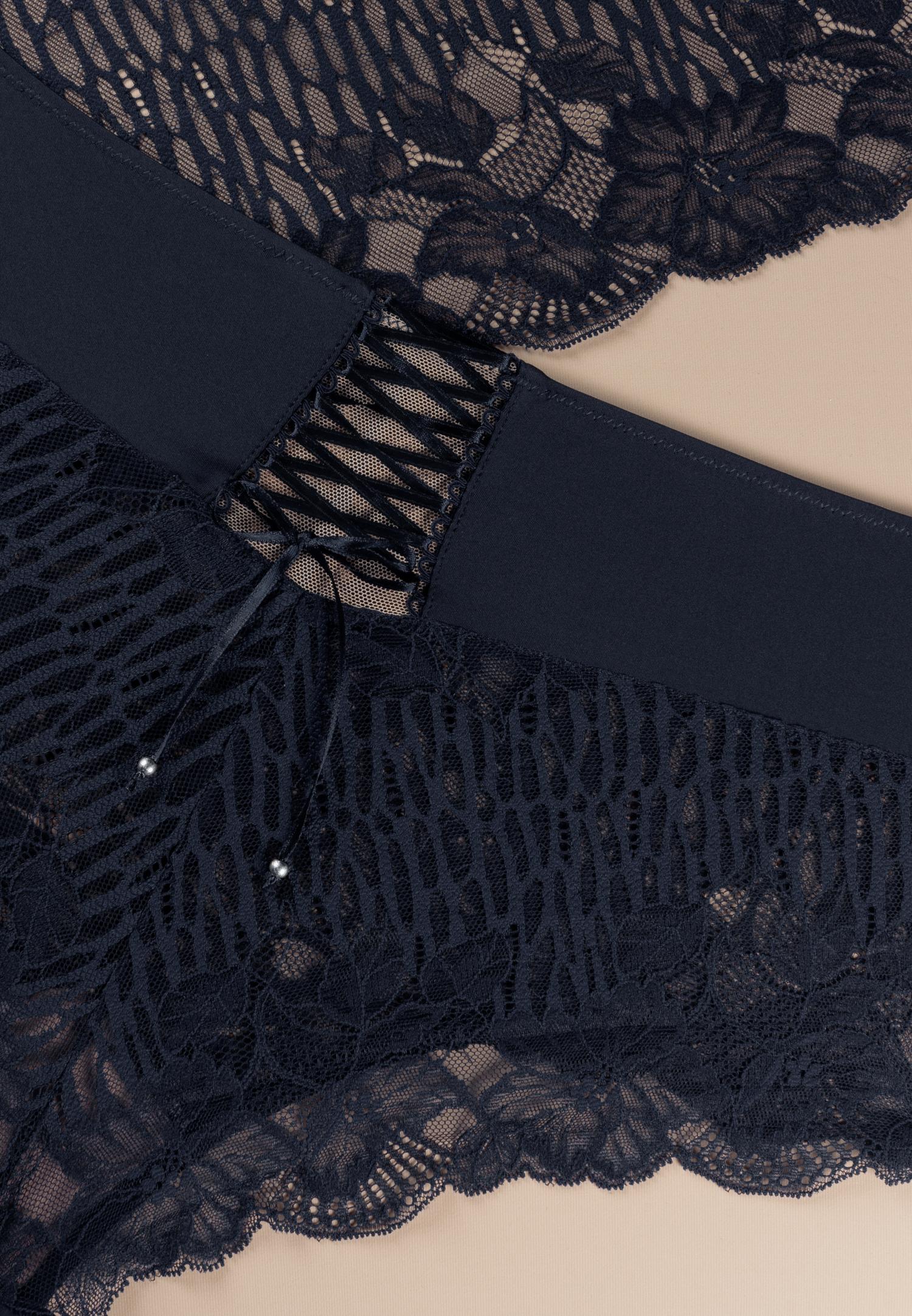 Трусы бразилиана из кружева W24-0396-W2-BRZ-LZ Marc & André