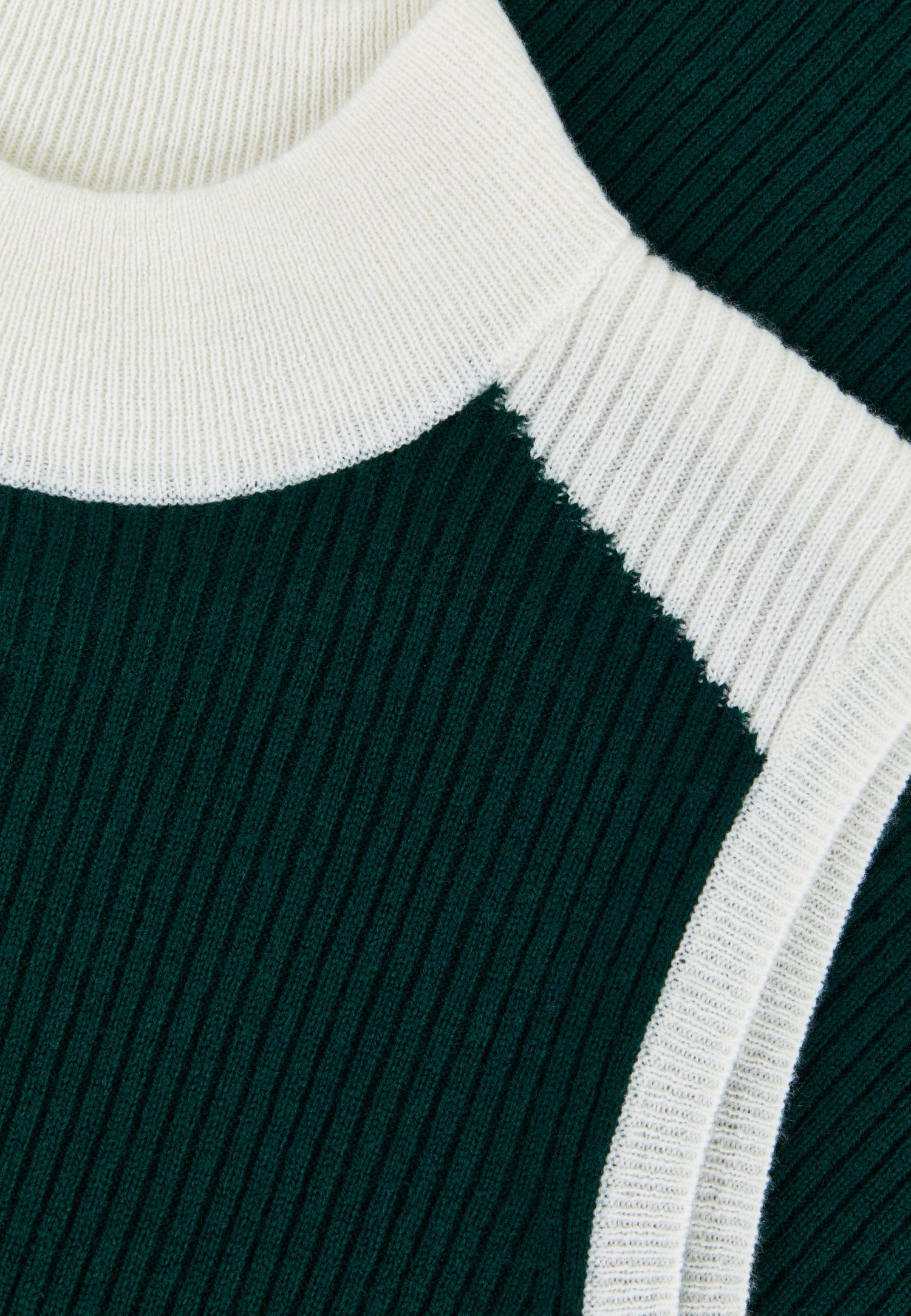 Водолазка без рукавів із кашеміру