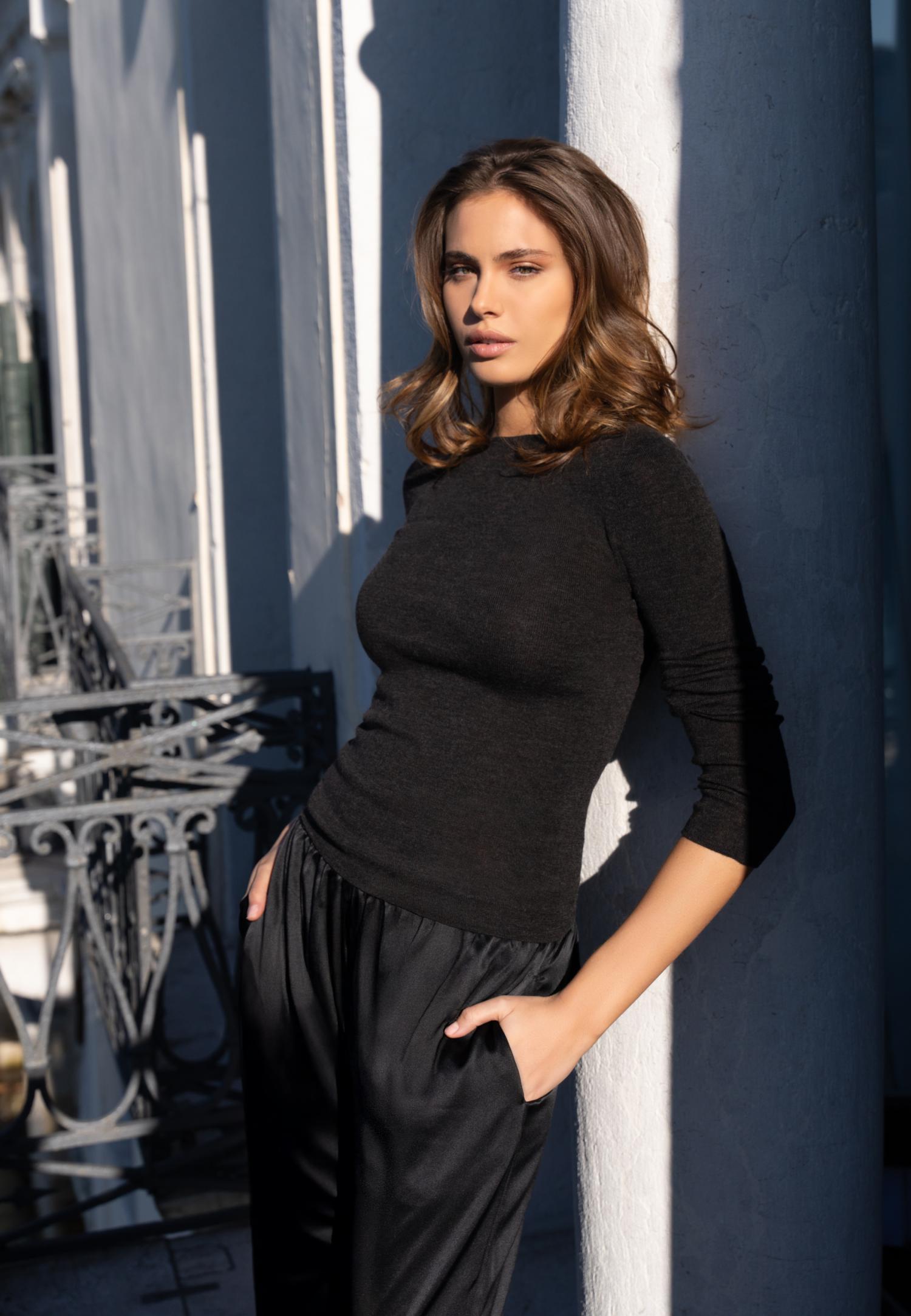 Жіночий лонгслів з вовни мериноса