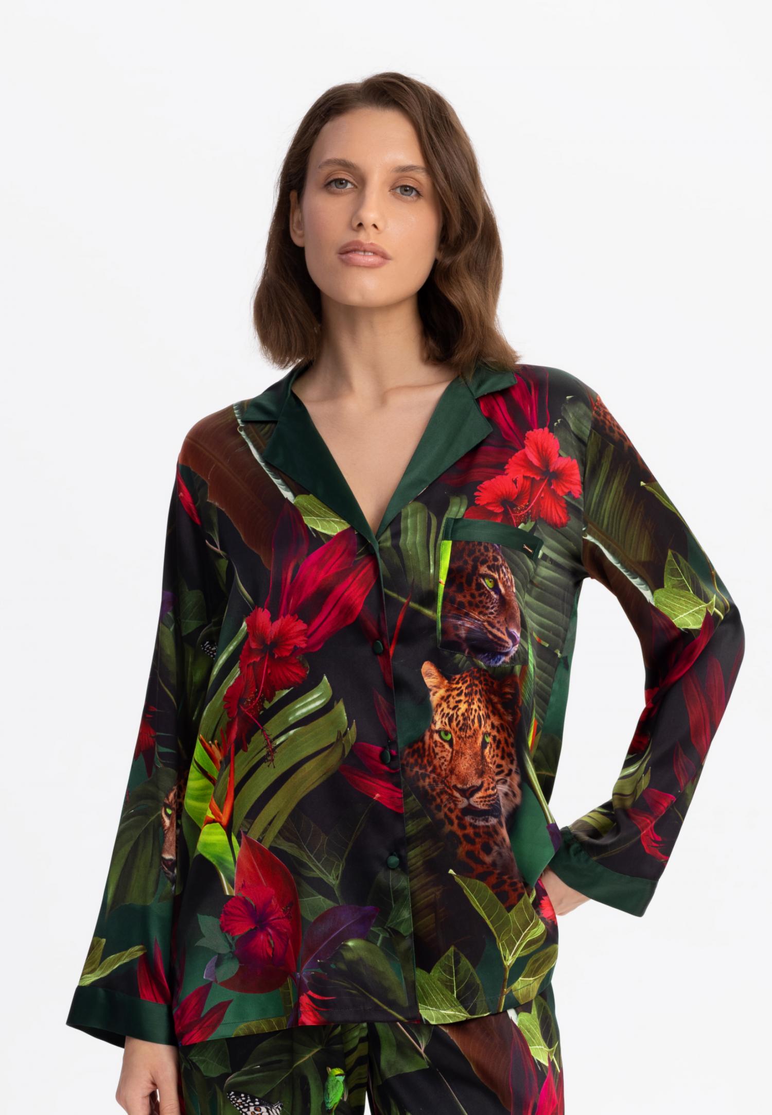 Блуза на ґудзиках з шовку