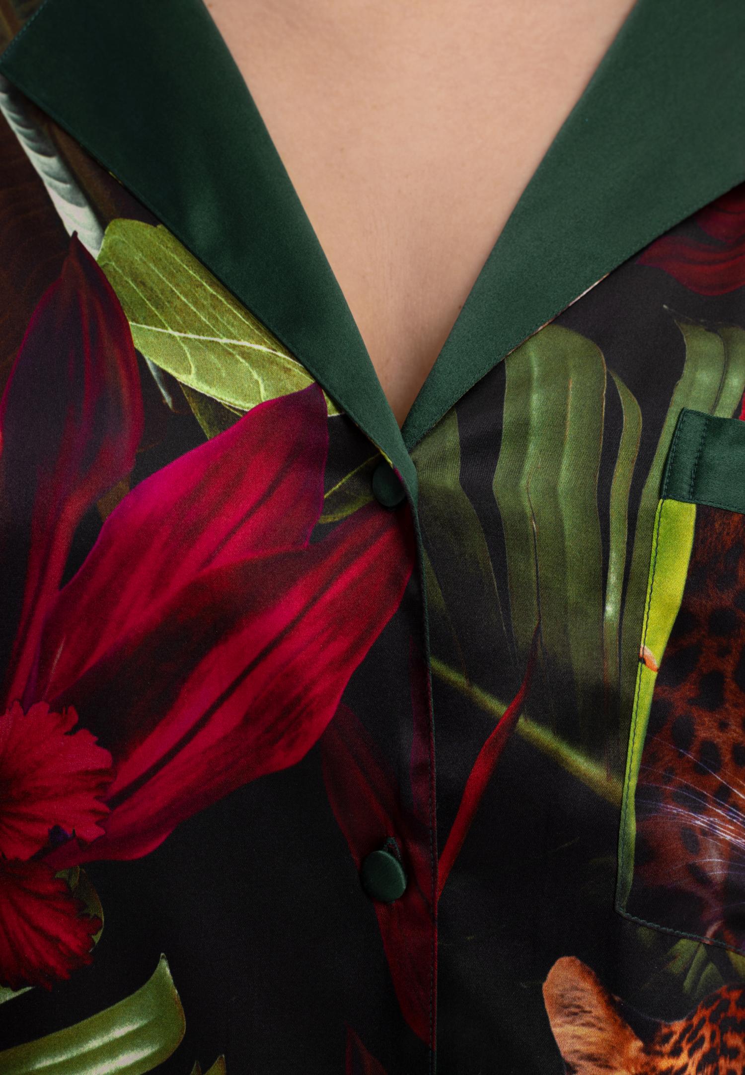 Блуза на ґудзиках з шовку