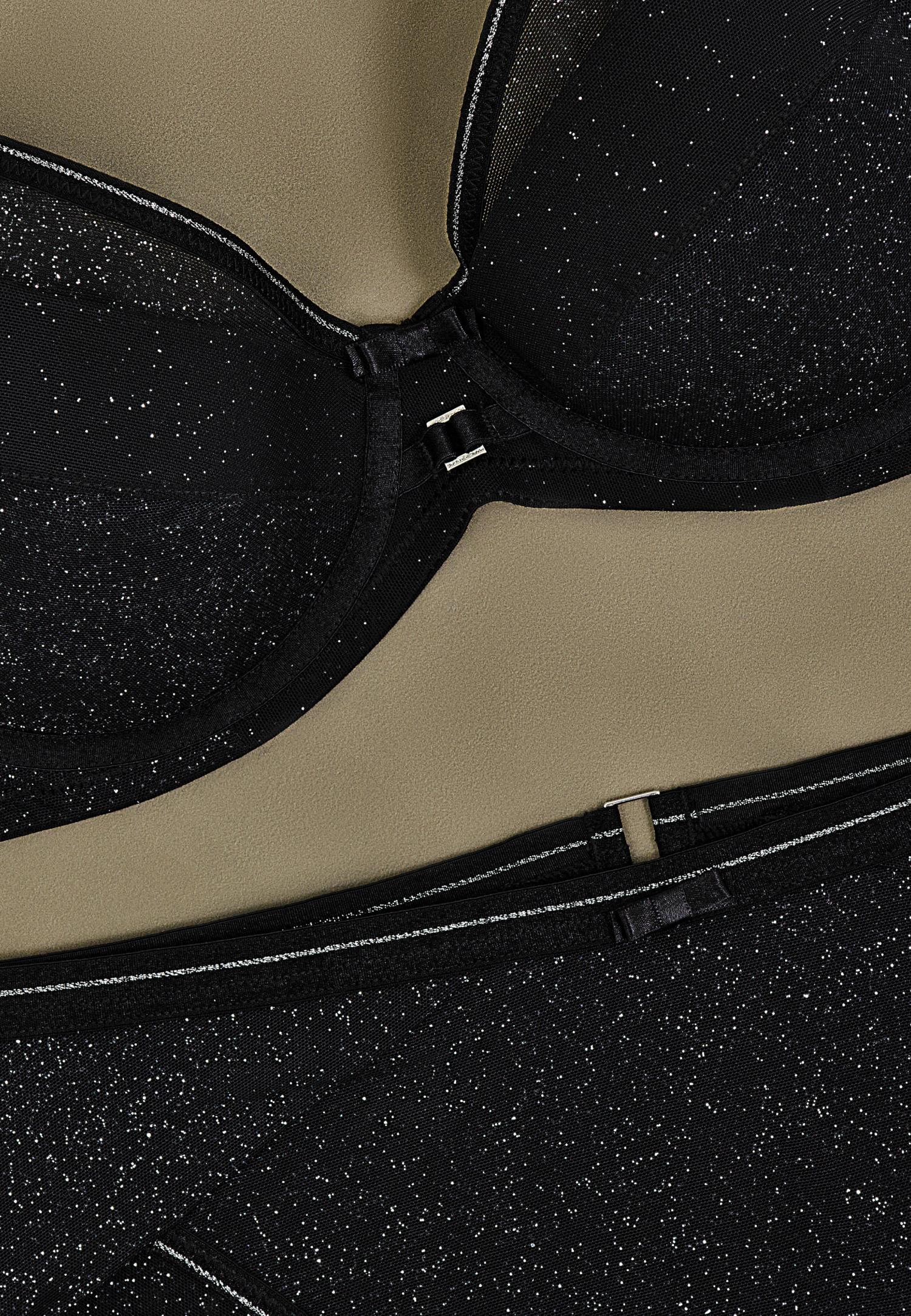 Бюстгальтер з формованою чашкою без пуш-ап