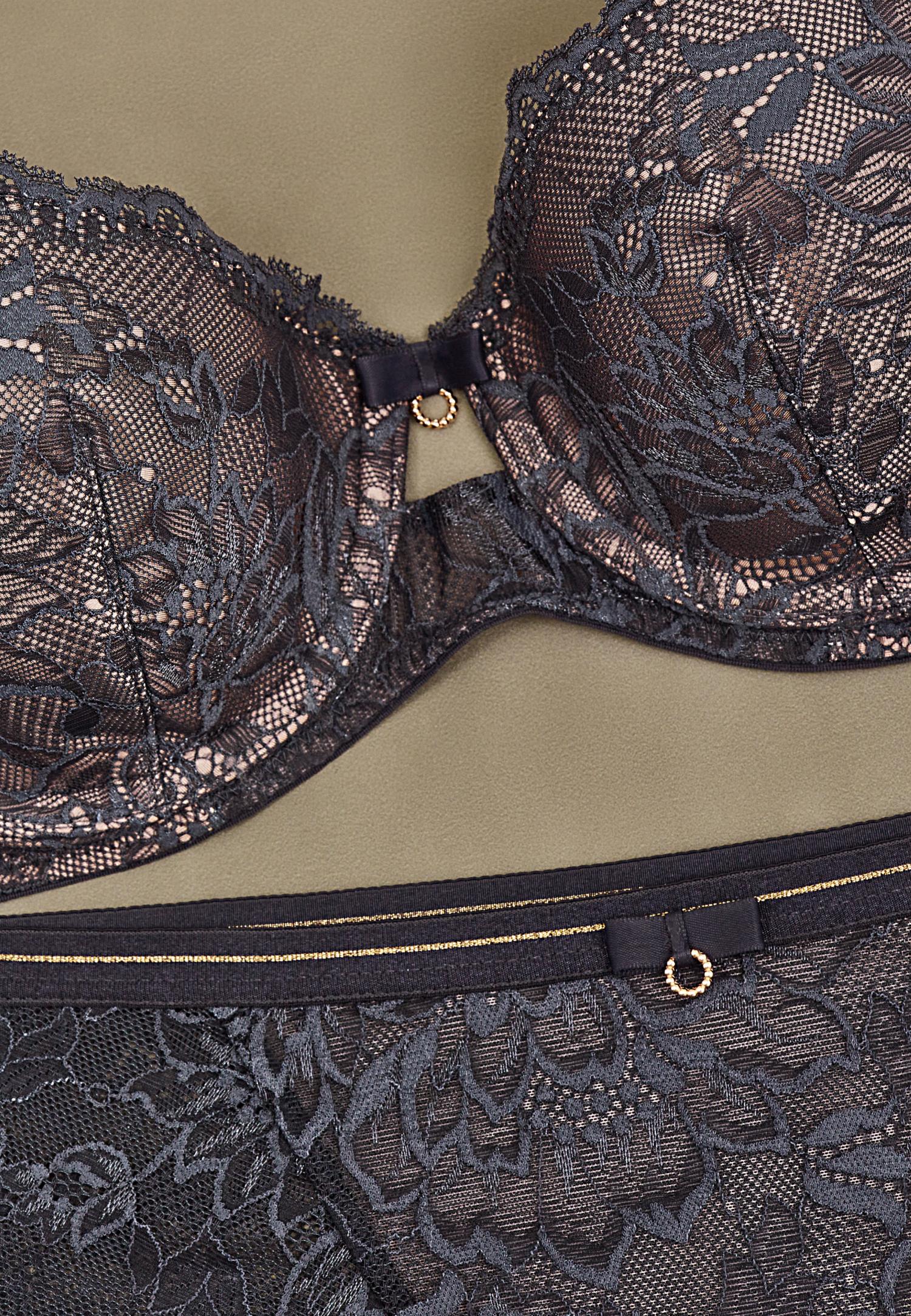 Бюстгальтер пуш-ап зі знімними вкладишами