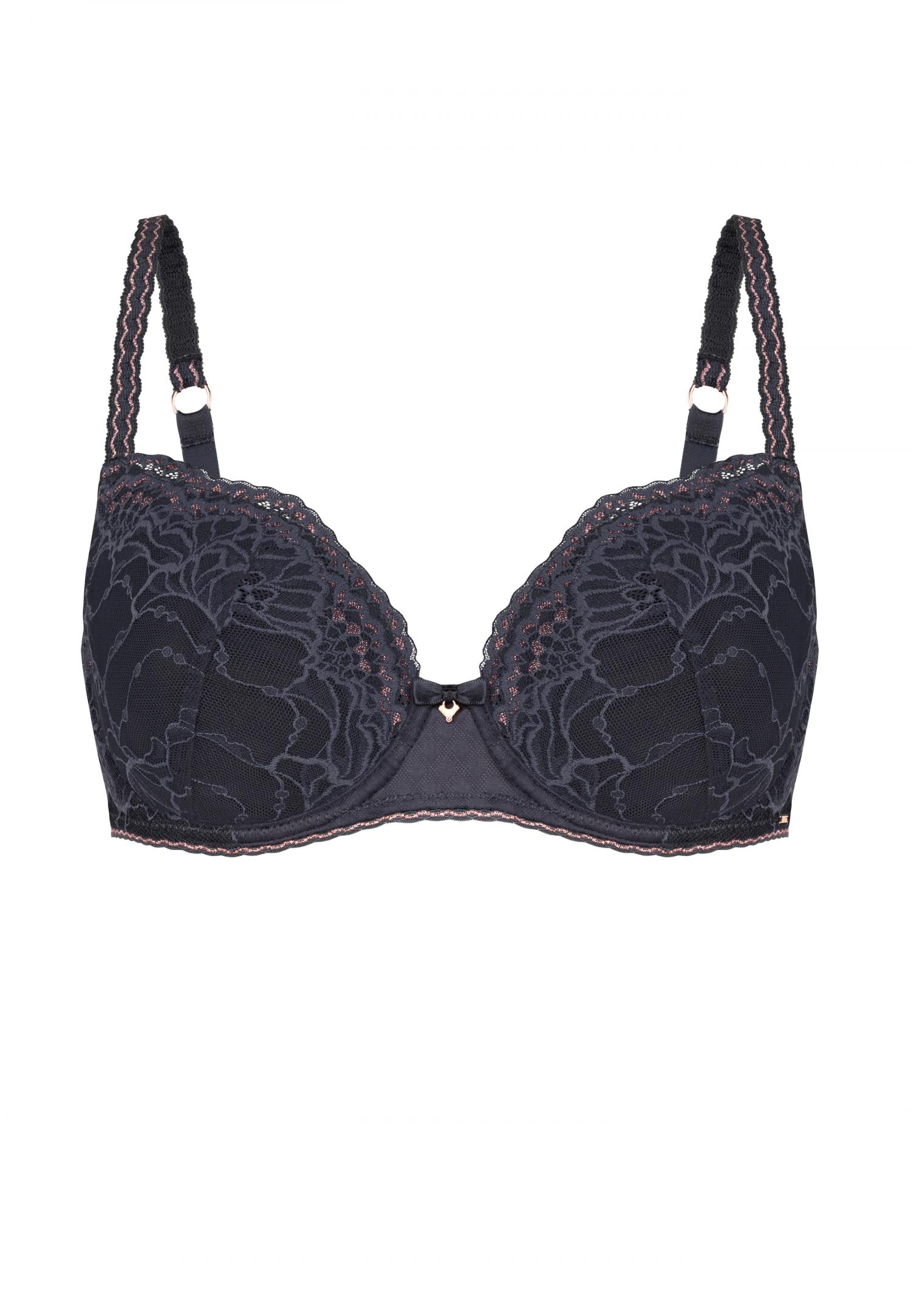 Underwired moulded spacer cup bra